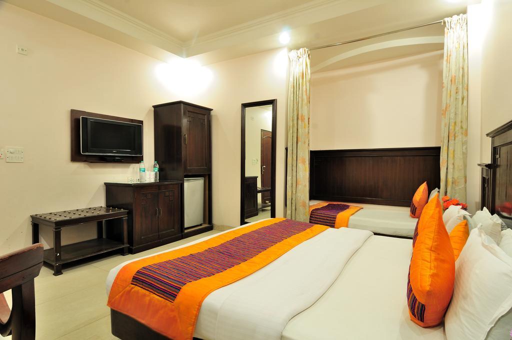 Hotel Legend - Walk-In From New Delhi Railway Station Nowe Delhi Pokój zdjęcie